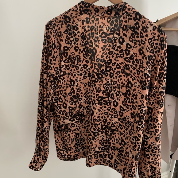 Aritzia Wilfred leopard print blouse - Picture 3 of 4